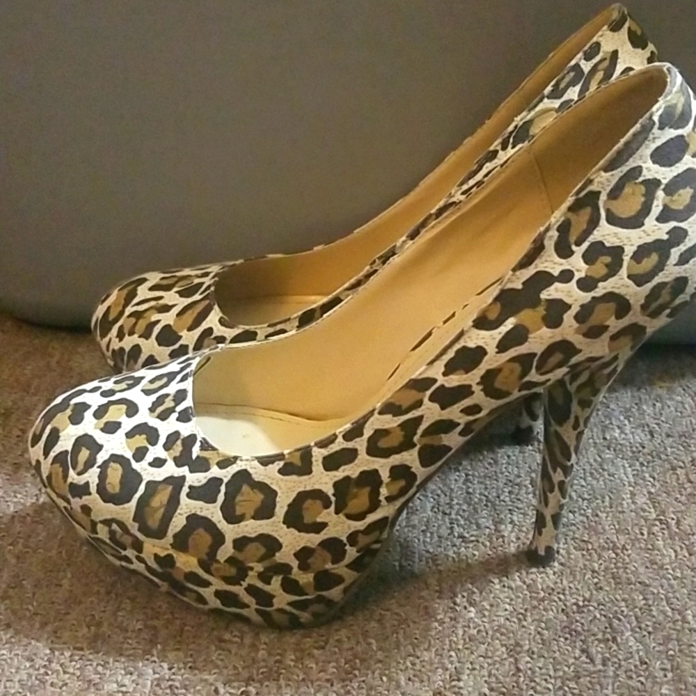 Leopard Platform Heels - Picture 2 of 9